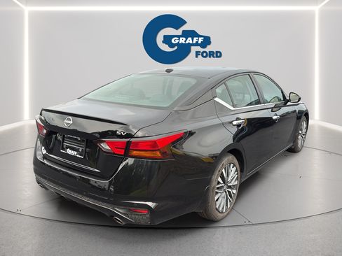 Used 2024 Nissan Altima 2.5 SV w/ SV Premium Package FWD image 7