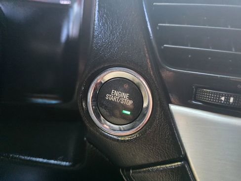 Used 2015 GMC Yukon SLT w/ HD Trailering Package image 16