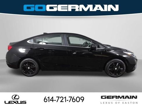 Used 2018 Chevrolet Cruze LT w/ Convenience Package image 7