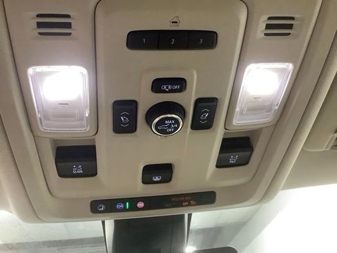 Used 2022 GMC Yukon XL Denali AWD/4WD image 21