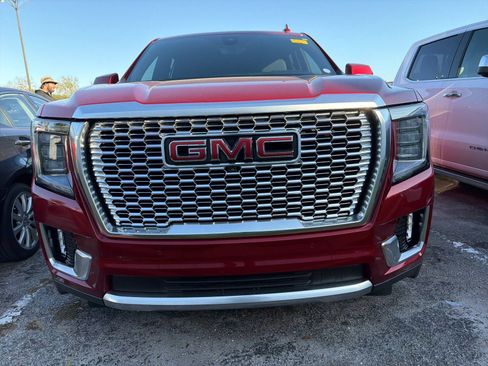 Used 2021 GMC Yukon Denali w/ Denali Ultimate Package image 3