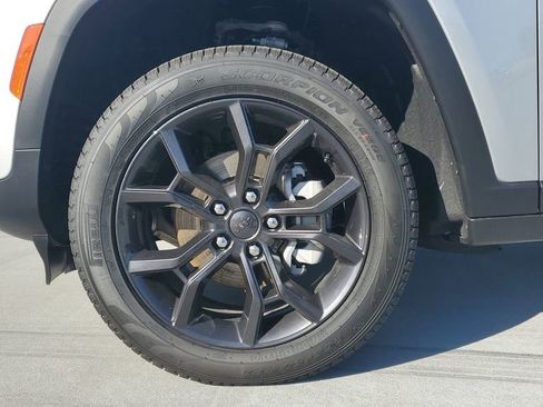 New 2025 Jeep Grand Cherokee Limited image 7