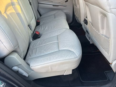 Used 2010 Mercedes-Benz GL 320 BlueTEC 4MATIC image 23