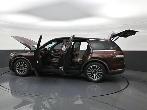Used 2020 Lincoln Aviator Reserve w/ Elements Package Plus RWD image 29