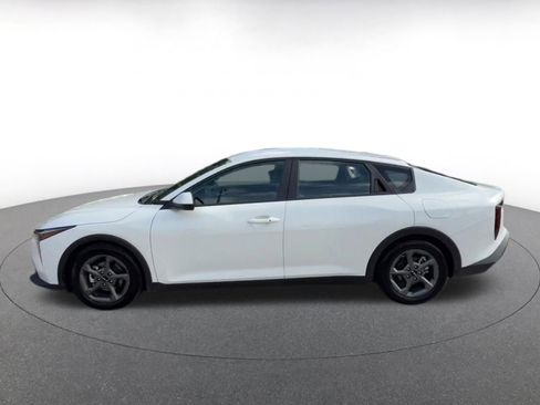 Used 2025 Kia K4 FWD image 9