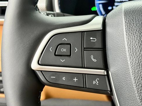 Used 2026 Toyota Highlander Platinum AWD/4WD image 25