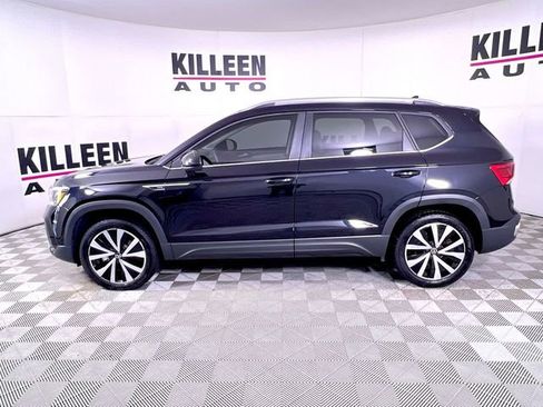 Used 2024 Volkswagen Taos SE image 4