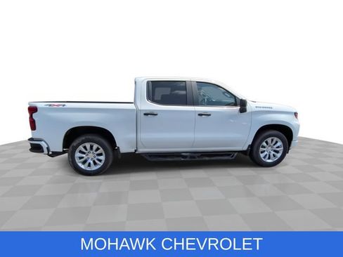Used 2022 Chevrolet Silverado 1500 Custom AWD/4WD image 10