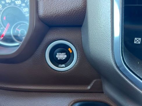 Used 2019 RAM 1500 Laramie image 29