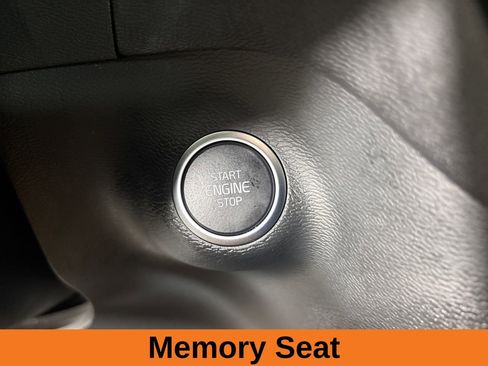 Used 2024 Volvo XC40 B5 Ultimate w/ Protection Package Premier image 14