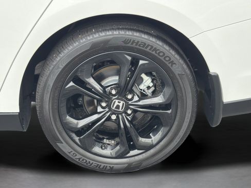 Certified 2025 Honda Accord SE image 30