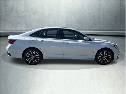 New 2026 Volkswagen Jetta SE image 6