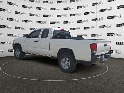 Used 2021 Toyota Tacoma SR RWD image 4