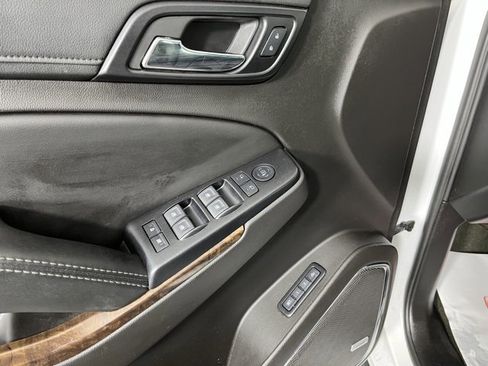 Used 2017 Chevrolet Suburban LT image 16