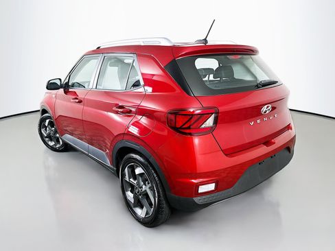 Certified 2024 Hyundai Venue Limited FWD image 5