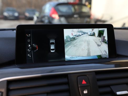 Used 2017 BMW 330i xDrive Sedan image 23