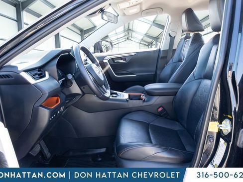 Used 2019 Toyota RAV4 Adventure AWD/4WD image 3