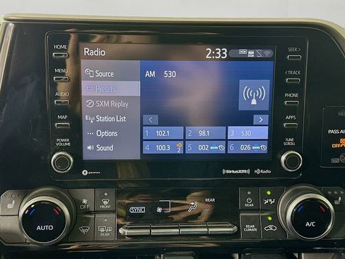 Used 2022 Toyota Highlander XLE image 14