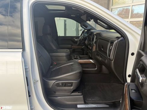 Used 2019 Chevrolet Silverado 1500 High Country w/ Technology Package AWD/4WD image 21