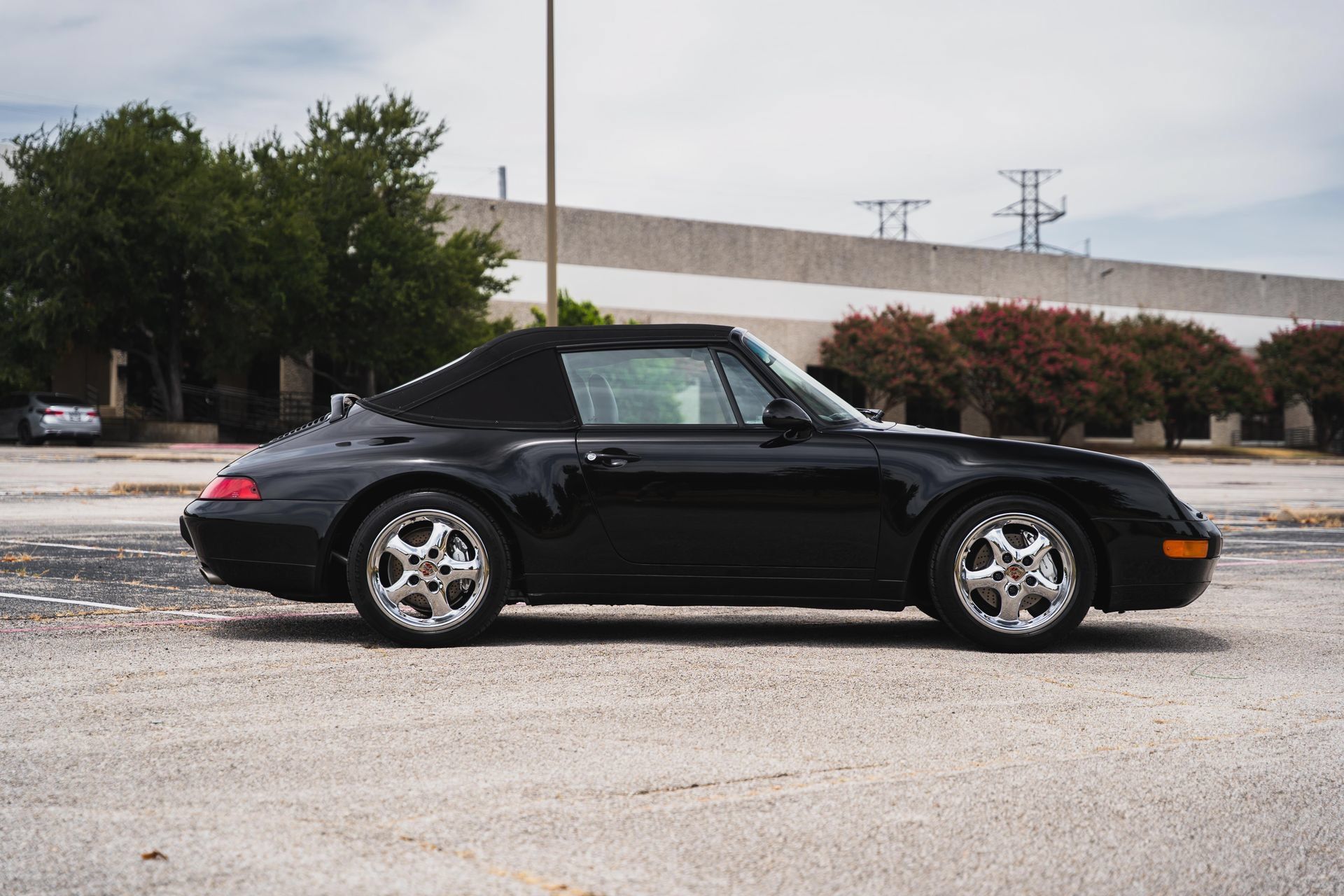 Used 1995 Porsche 911 Carrera RWD image 20