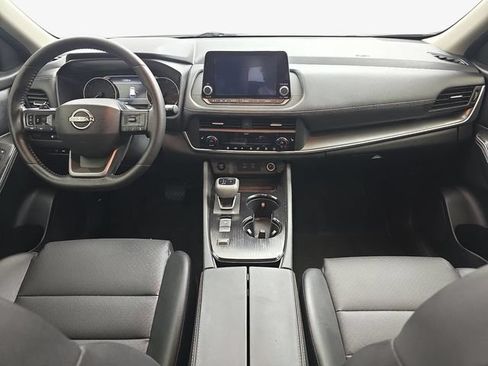 Used 2025 Nissan Rogue SV w/ SV Premium Package FWD image 13
