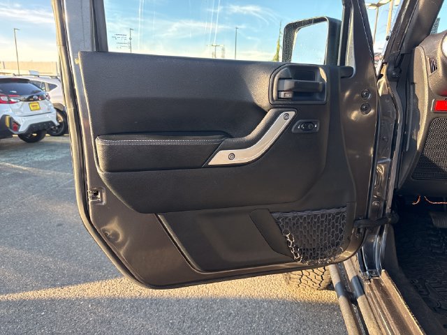 Used 2017 Jeep Wrangler Unlimited Rubicon AWD/4WD image 15