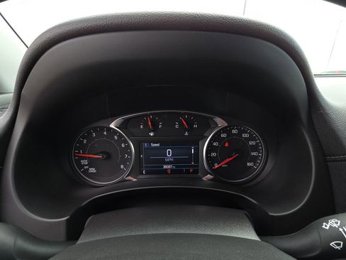 Used 2024 GMC Terrain SLE image 16