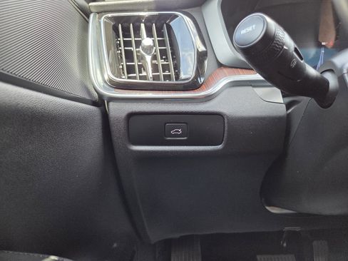 Used 2024 Volvo S60 B5 Plus image 36