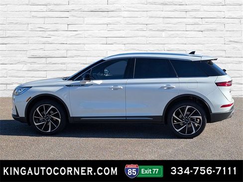 Used 2023 Lincoln Corsair Reserve image 8