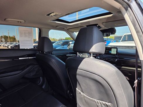Used 2023 Kia Seltos EX image 12