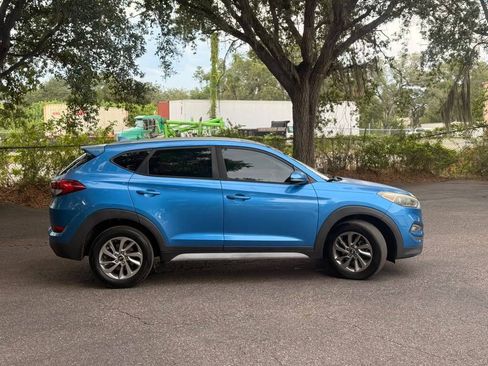 Used 2018 Hyundai Tucson SEL Plus FWD image 2