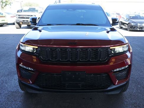 Used 2024 Jeep Grand Cherokee Limited w/ Black Appearance Package AWD/4WD image 9