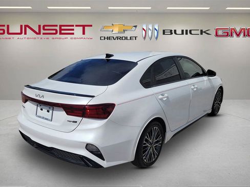 Used 2022 Kia Forte GT-Line w/ GT-Line Premium Package FWD image 4