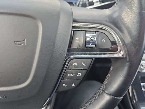 Used 2022 Lincoln Nautilus Reserve w/ Equipment Group 201A image 5