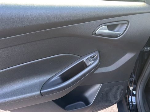 Used 2017 Ford Focus SE image 24