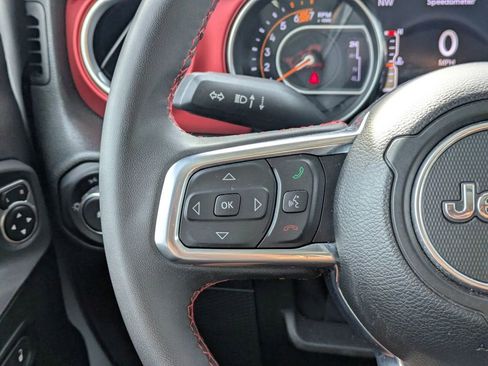 Used 2023 Jeep Wrangler Unlimited Rubicon AWD/4WD image 17