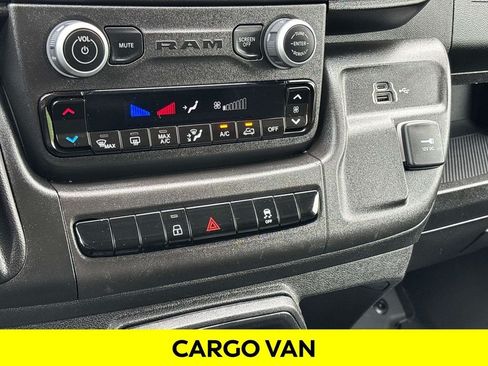 Used 2025 RAM ProMaster 2500 w/ Convenience Group FWD image 18