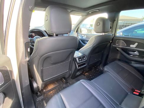 Used 2025 Mercedes-Benz GLS 450 4MATIC image 11
