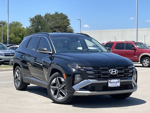 Used 2025 Hyundai Tucson SEL FWD image 2