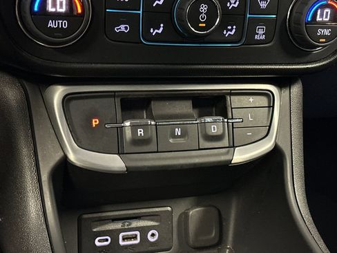 Used 2024 GMC Terrain SLT AWD/4WD image 22
