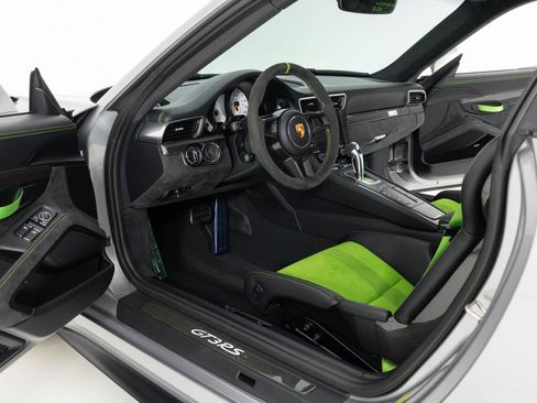 Used 2019 Porsche 911 GT3 RS RWD image 14