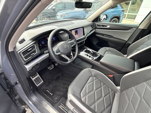 Used 2024 Volkswagen Atlas Peak Edition SEL AWD/4WD image 12