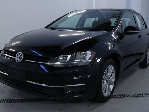 Used 2021 Volkswagen Golf 4-Door image 3