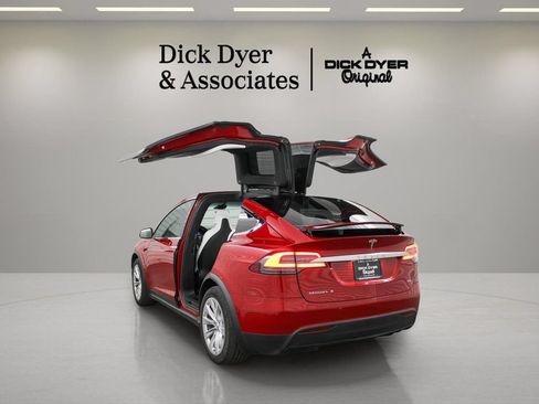 Used 2018 Tesla Model X 75D AWD/4WD image 17