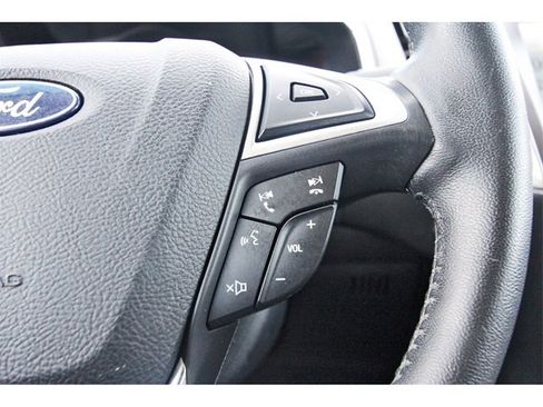 Used 2018 Ford Edge Titanium w/ Technology Package image 19