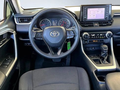 Used 2019 Toyota RAV4 LE FWD image 8