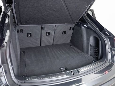 Used 2025 Porsche Macan image 29