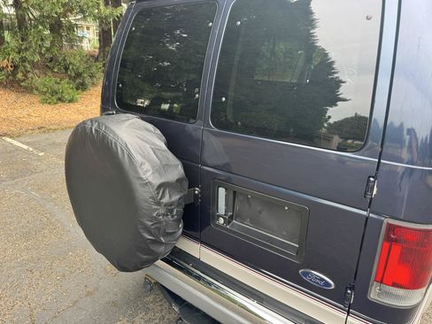 Used 2003 Ford E-350 and Econoline 350 XLT RWD image 35