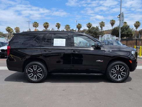 Used 2024 GMC Yukon AT4 w/ Technology Package AWD/4WD image 3