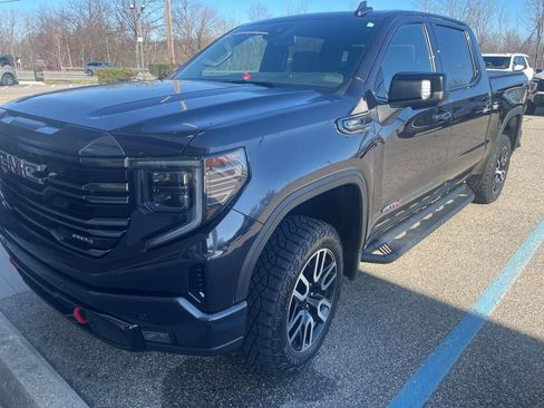 Used 2023 GMC Sierra 1500 AT4 w/ AT4 Preferred Package AWD/4WD image 1